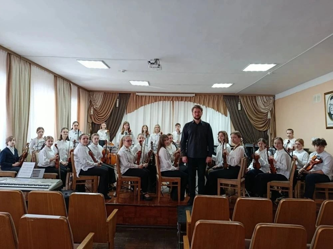 симфонический оркестр, рук. Бродяной И. В.